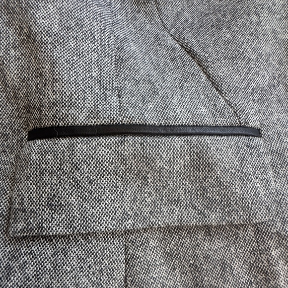 Alice + Olivia grey tweed blazer with black leather trims Size 4 - Picture 5 of 6